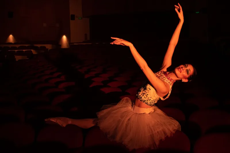 The Gift Nobody Wanted: How Dancing in the Background Builds the Artist Everyone Notices